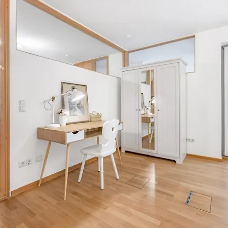 Zwei Im Stadtzentrum Mit Tiefgaragenplatz ميونيخ